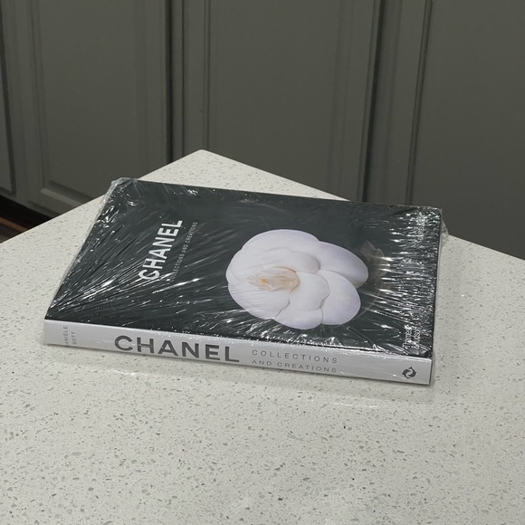 NWT Sealed - CHANEL Collections & Creations Book - Picture 4 of 6